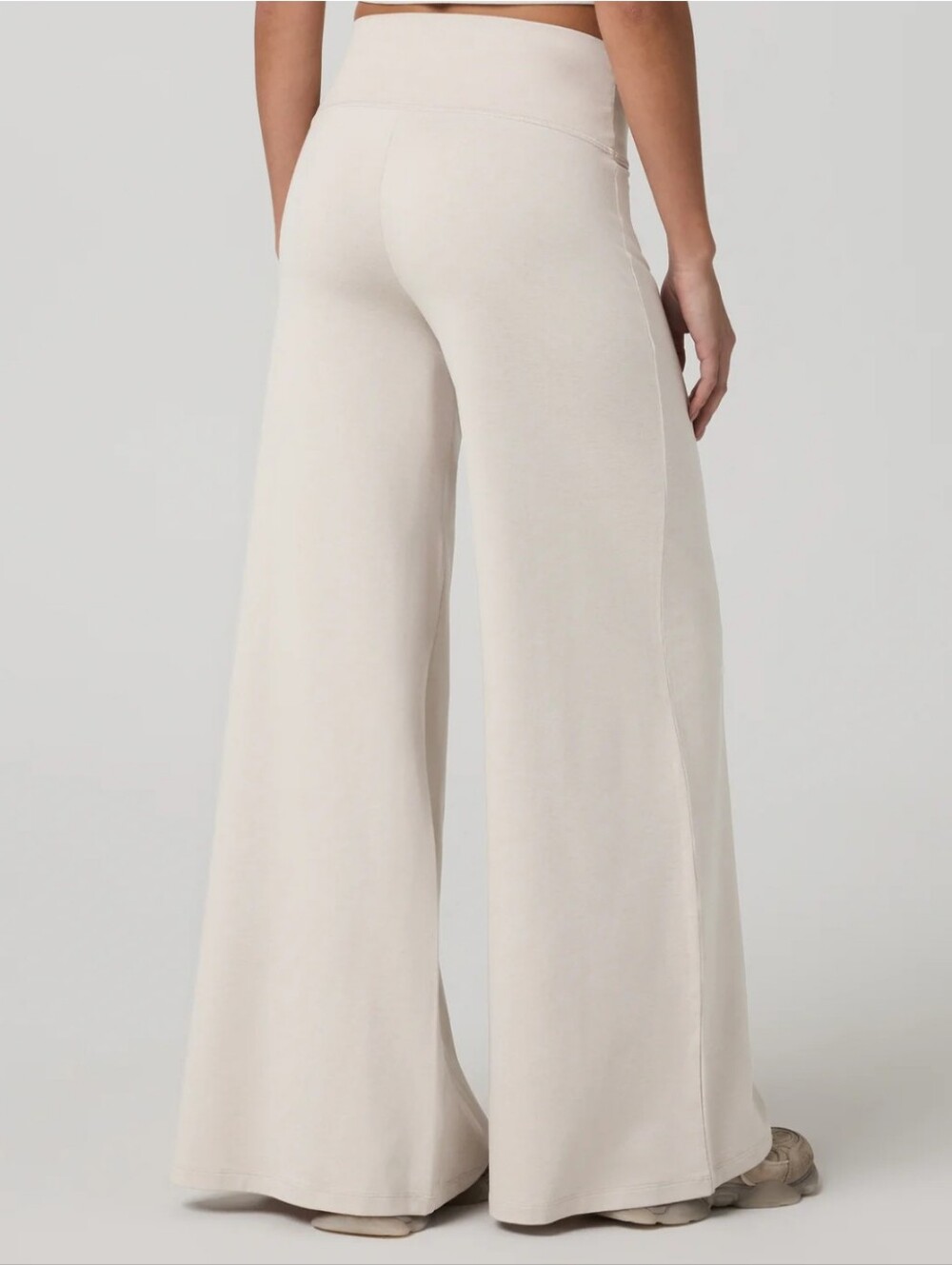 Vuori halo ray wide leg pant ecru heather  Small - Picture 3 of 8